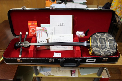 ◇本格◇カミゲン黒木三線【8点セット付き】 三線・木工品の販売