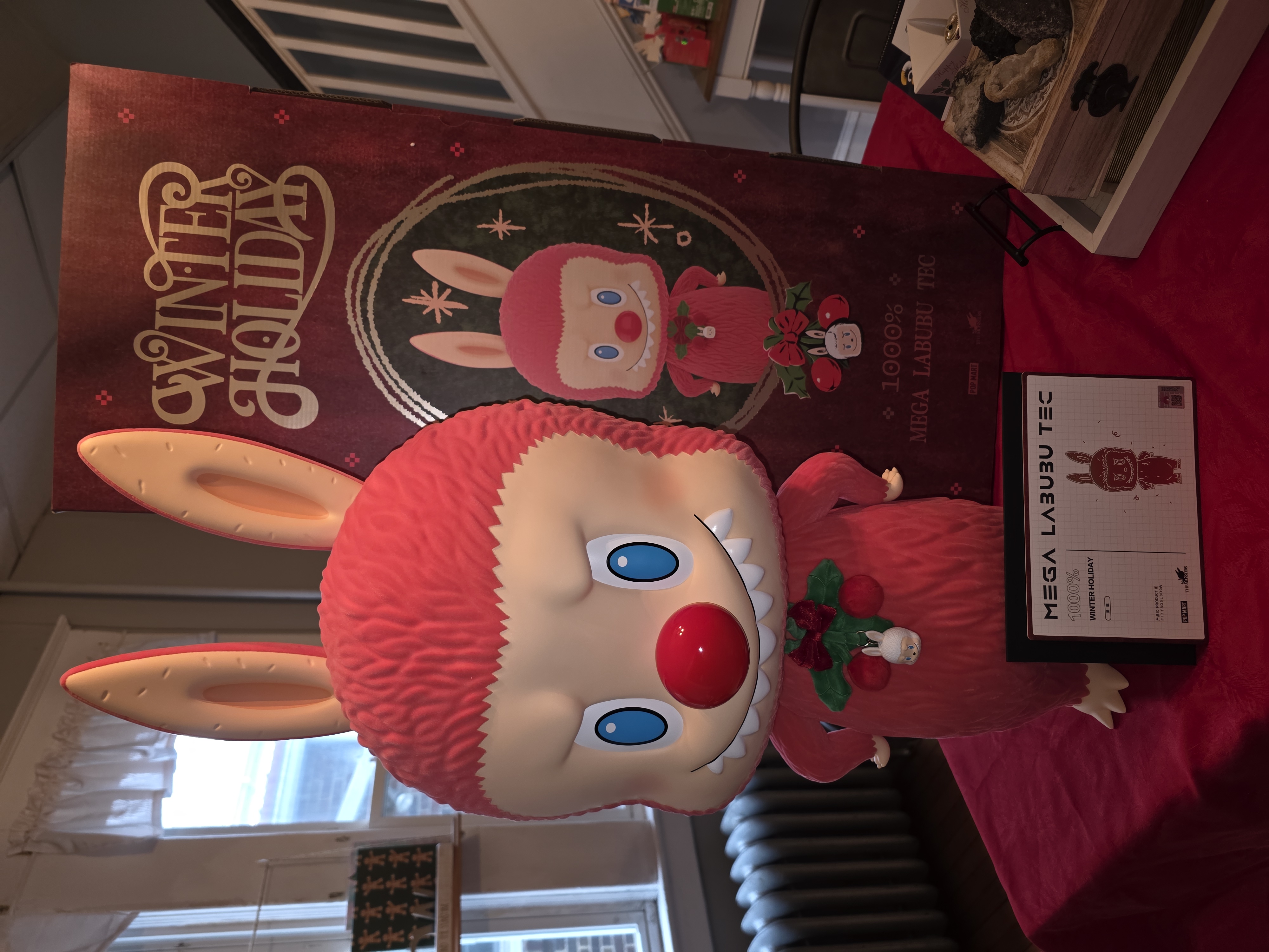 MEGA LABUBU 1000% Winter Holiday - POP MART (United States)