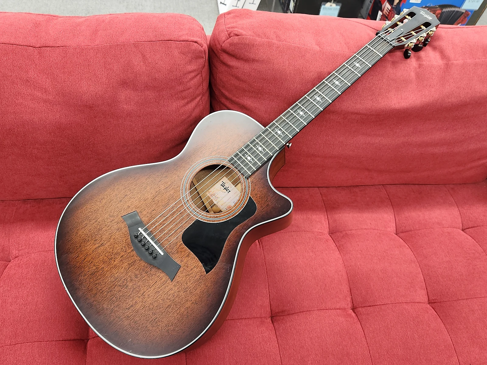 Taylor 322CE 12 fret - Brown sunburst with case - Victor Litz