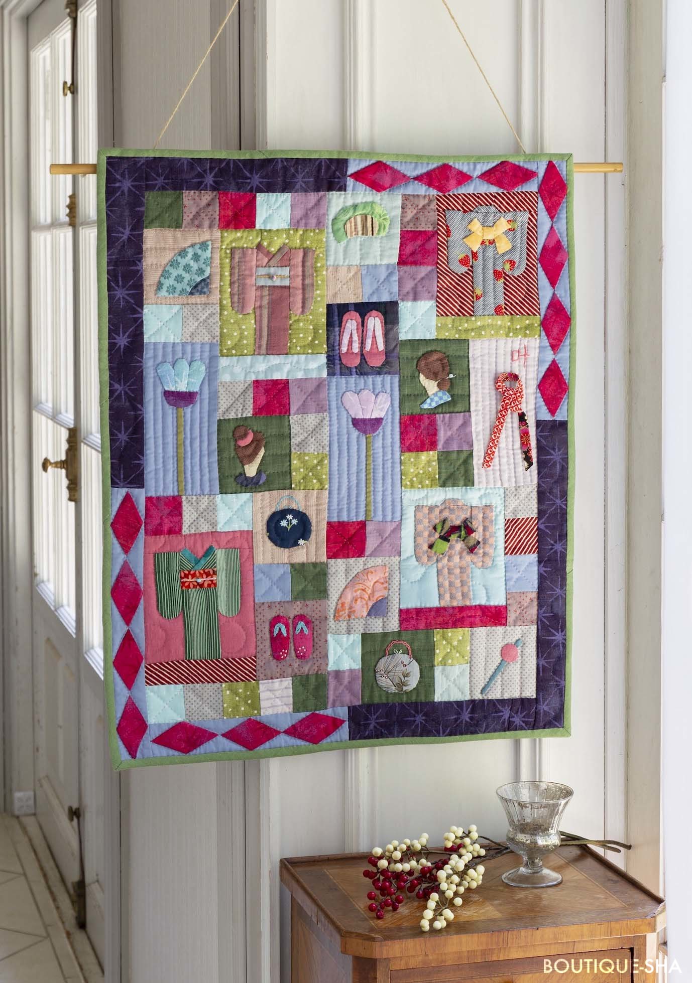 パッチワークキルトのベッドカバーにもなるタペストリー パッチワーク