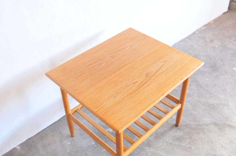 Ejvind A johansson.,FDB,table, 時を経ても色あせない本物の北欧家具