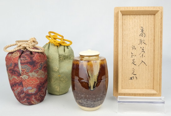 栗山園オンライン通販部 / 【出物】 高取茶入 銘「知足」 13代高取