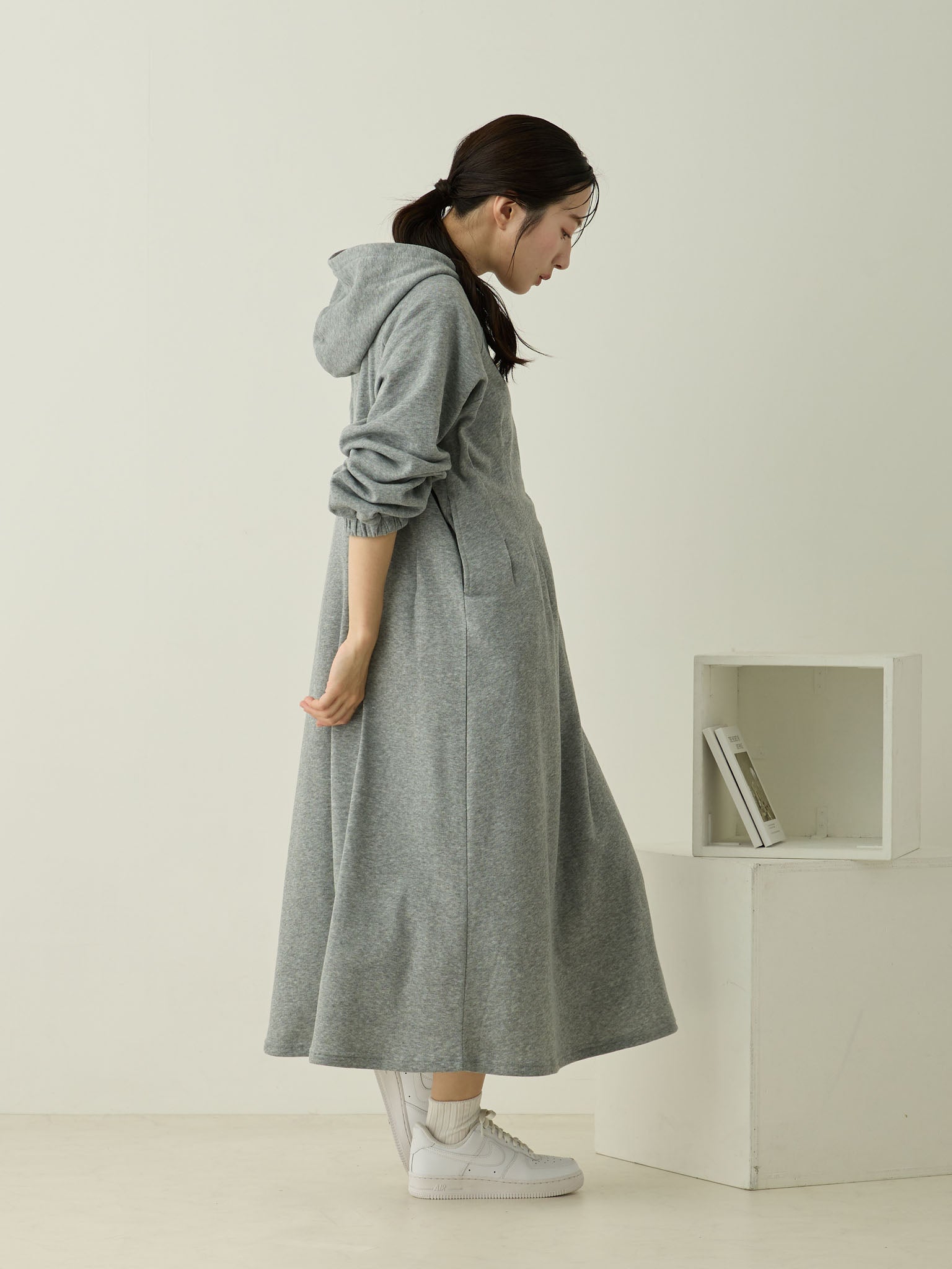 軽量裏起毛パーカーワンピース Gray – honono for mom&baby