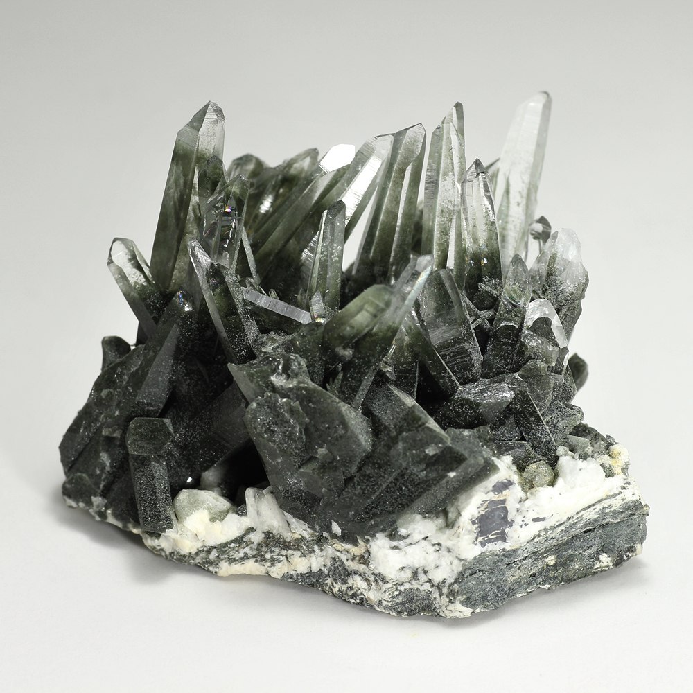 高品質・ガネッシュヒマール産]ヒマラヤ水晶クラスター/原石（高透明度