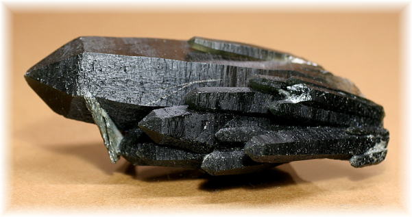 内モンゴル産]ブラッククォーツ（原石） - 埼玉県吉川市の天然石専門店