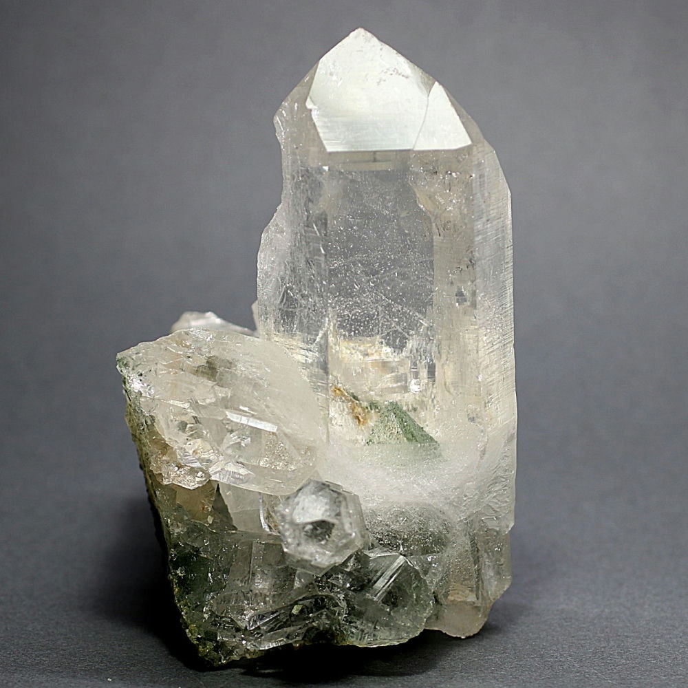 特別価格]インド/マニハール産ヒマラヤ水晶クラスター/グリーン