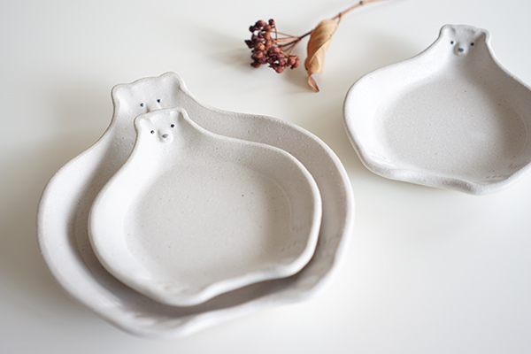 よしざわ窯 シロクマのお皿 中｜和食器の通販 monsen