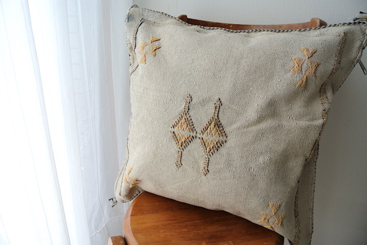 SALE】サブラ （カクタスシルク）クッションカバー・ベージュ【メール