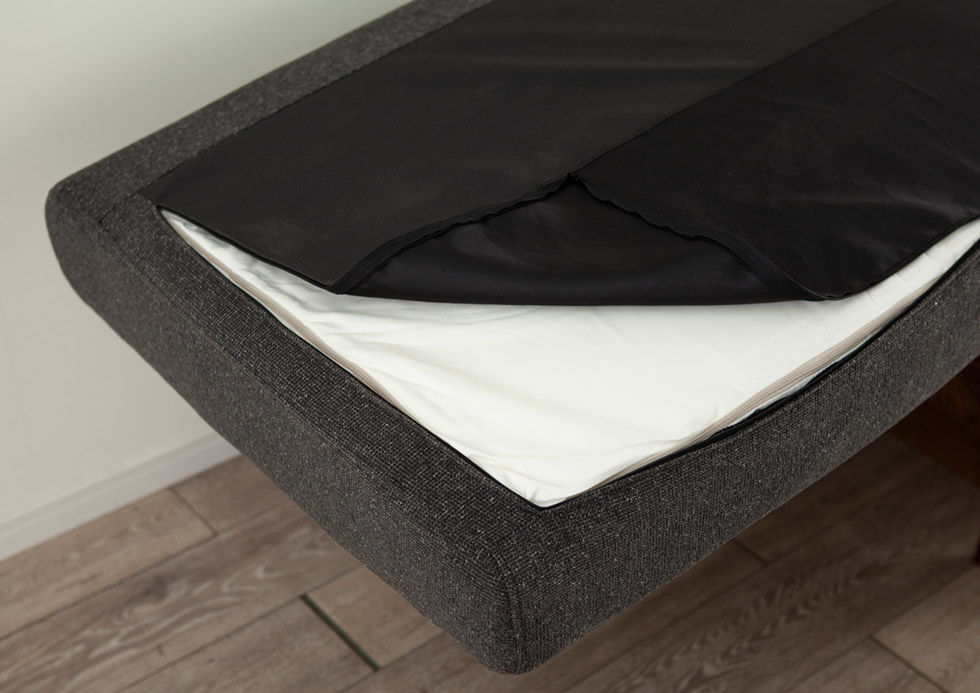 ゆったりと広く魅せるロー&ワイドなフォルム [Wise / ワイズ] 1Pソファ