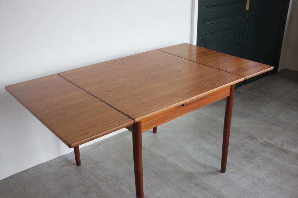 北欧ビンテージ家具/デンマーク製/正方形チークダイニングテーブル