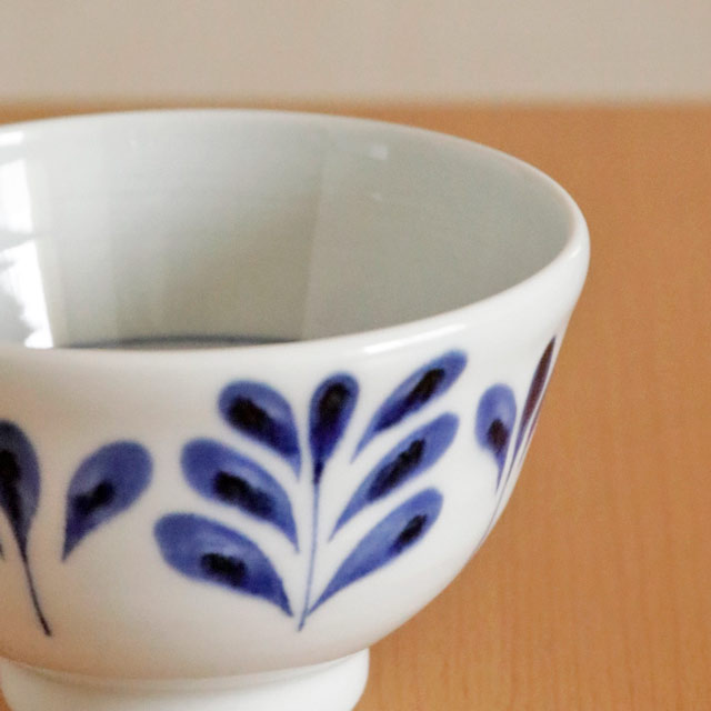 砥部焼の和食器 陶房遊の茶碗 【砥部工房 からくさ】