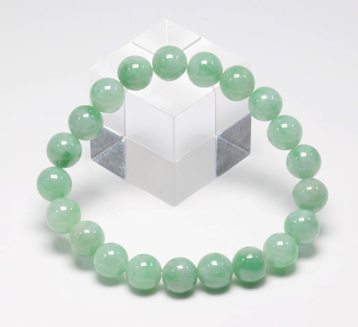 翡翠(ひすい)の色と意味について｜2025年版【パワーストーン専門家監修