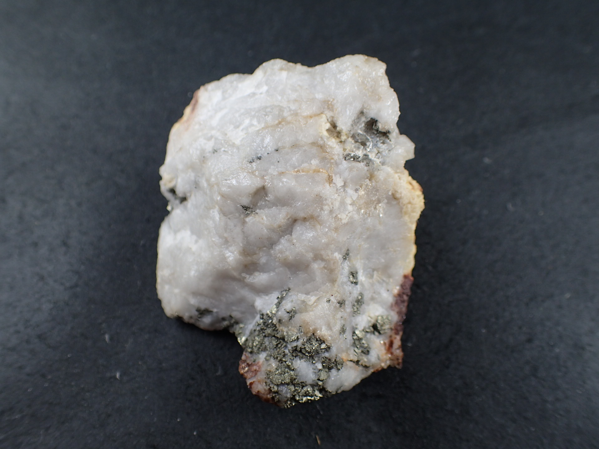 灰重石(Scheelite) ｜石の販売専門店【vec stone club】