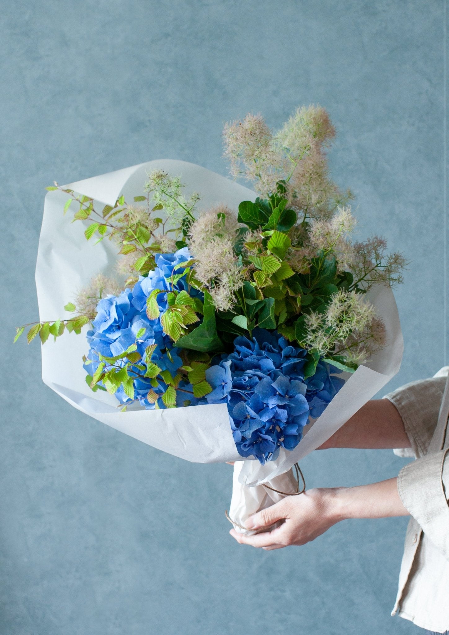 季節を贈るバースデーフラワー 6月「スモークツリーと紫陽花