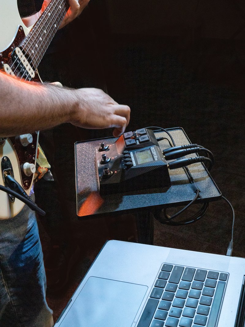 G2FOUR & G2X FOUR Effects & Amp Emulator | ZOOM