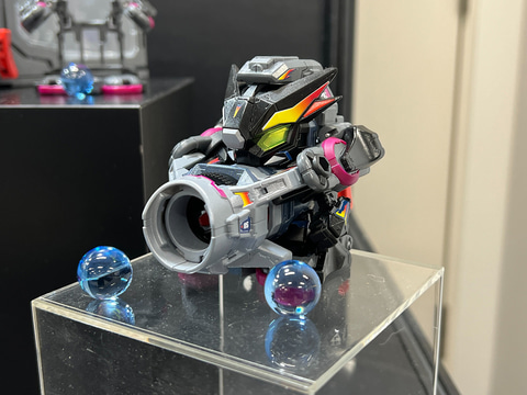 レガシーソウル「ミクロマン」、「スーパービーダマン」新作が展示