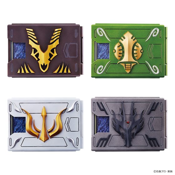 仮面ライダー龍騎」の変身ベルトVバックルとドラグバイザーが大人向け