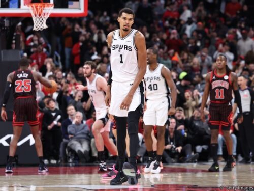 NBA docomo | スパーズのウェンバンヤマがNBA史上初の記録を樹立…4Qに