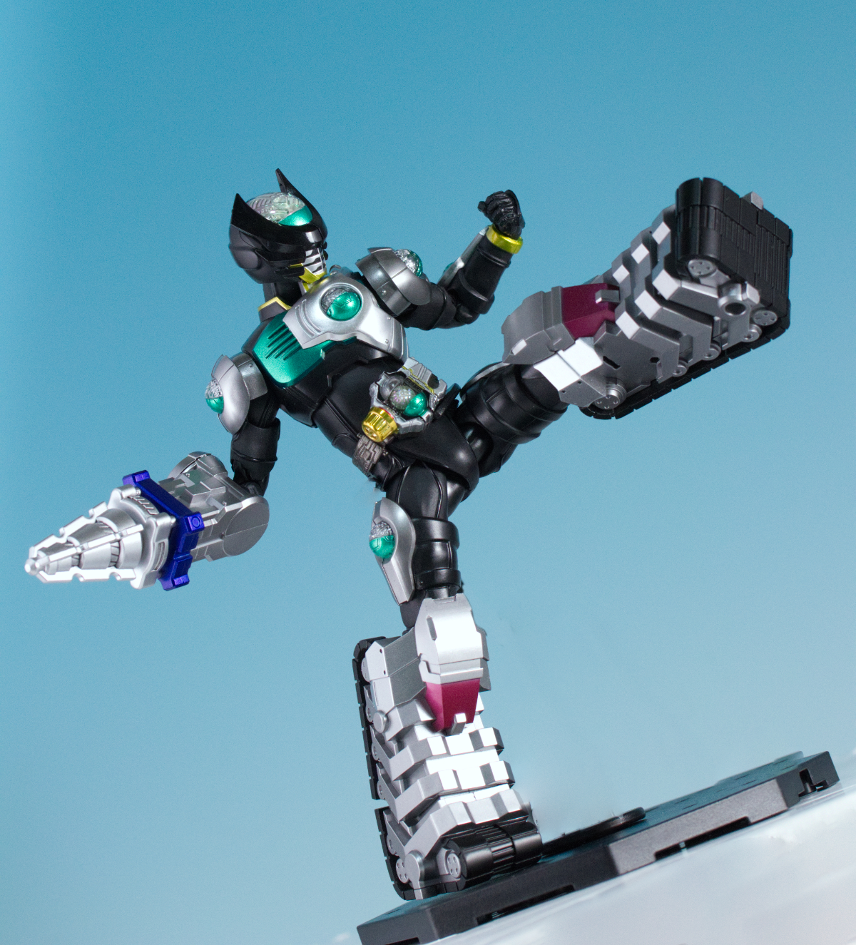 S.H.Figuarts（真骨彫製法） CLAWs・サソリミニレビュー | ヒーロー