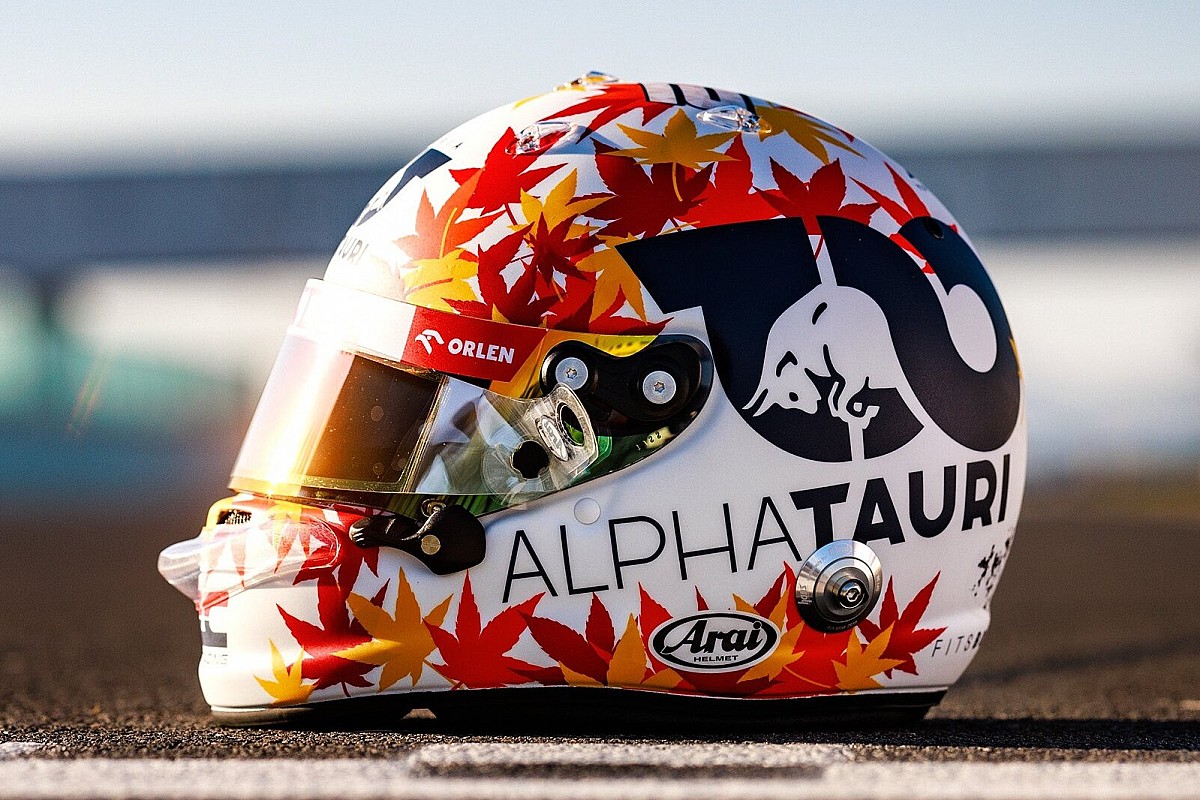 角田裕毅が2023年に使う『神デザイン』ヘルメットを公開。風の加護受け