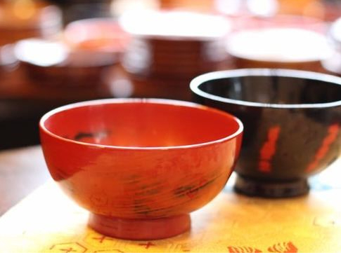 日本の文化を体験しよう♪】オリジナルの伝統工芸品“小田原漆器”の