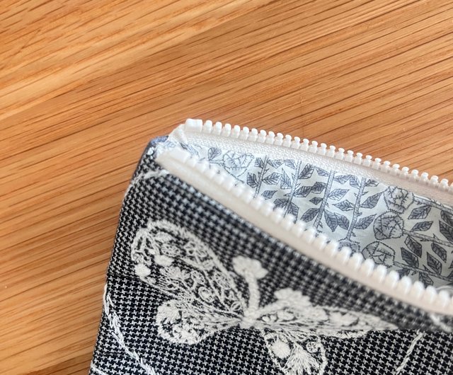 mina perhonen forest wing 蝶 刺繍ポーチ フラットポーチ 縦長 mukava