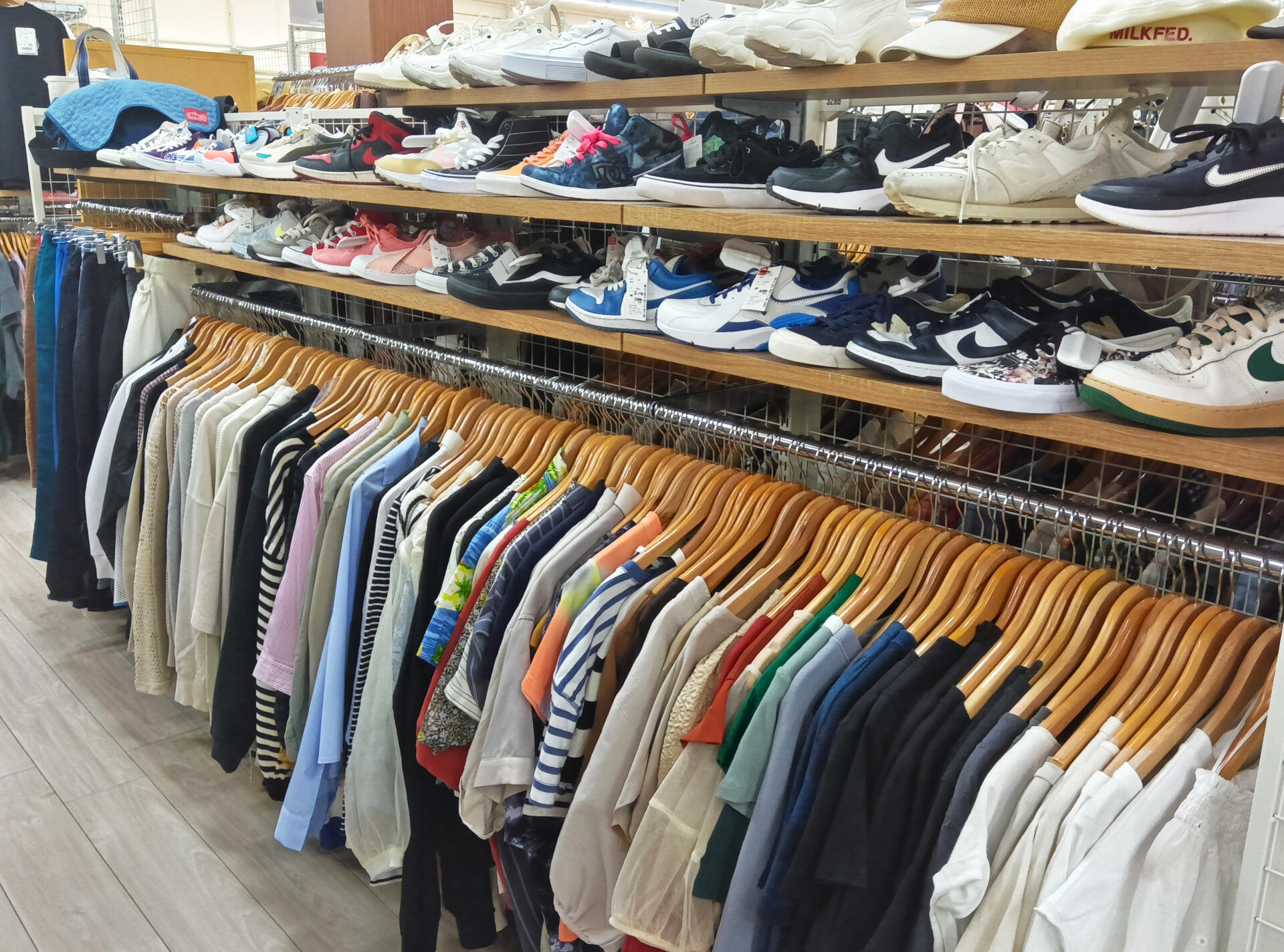 セカンドストリート 青森浜館店｜洋服(古着)・家具・家電等の買取と