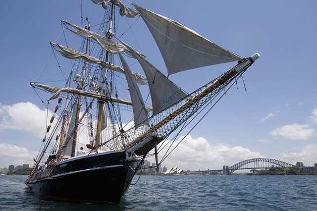 帆船で楽しむ！シドニーハーバーディスカバリークルーズ[午後発