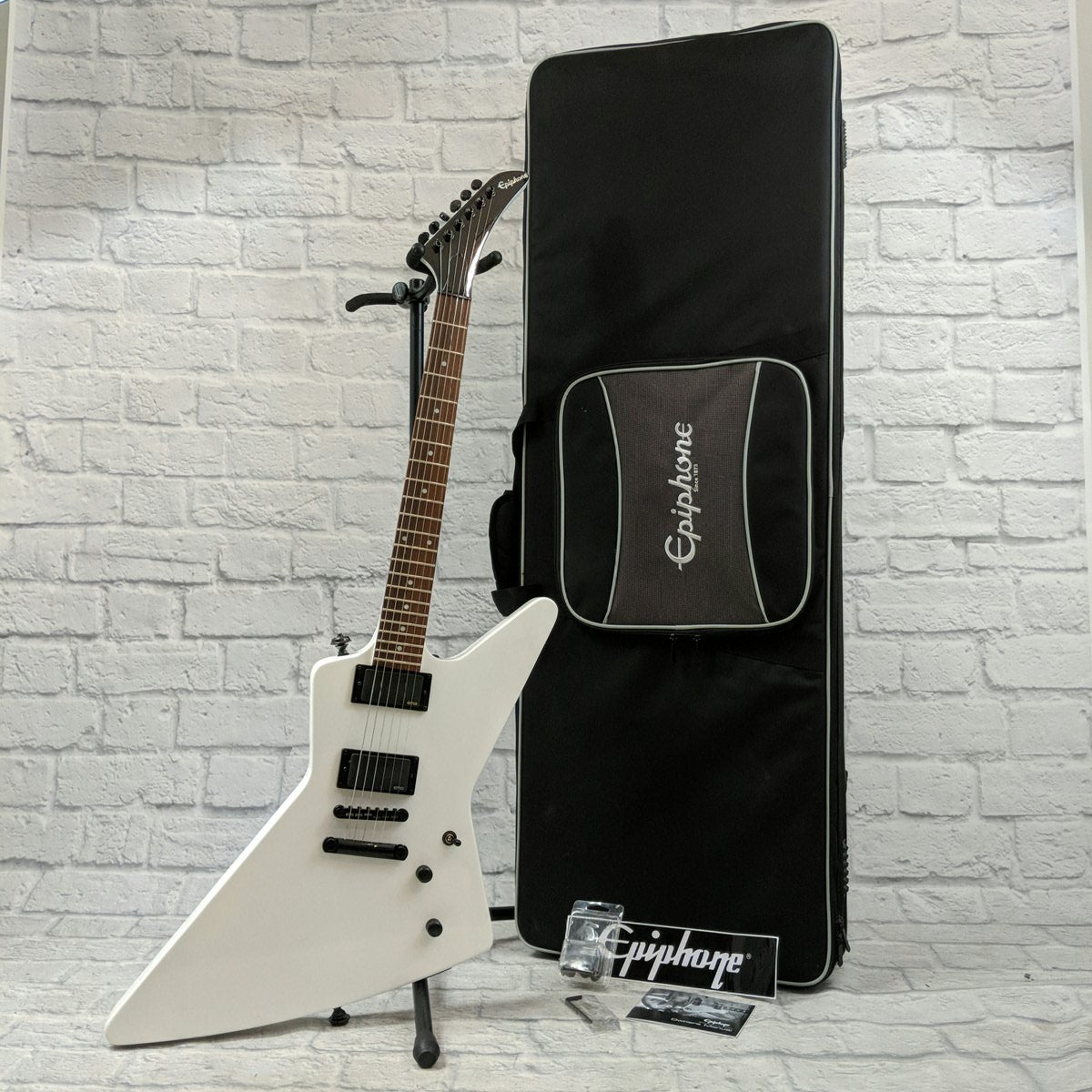 Epiphone 1984 Explorer EMG with Case 2019 Model - Evolution Music