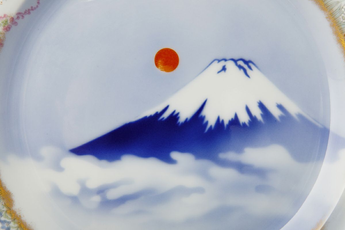 官窯富士に初日 盛皿 | 有田焼 深川製磁｜公式オンラインストア