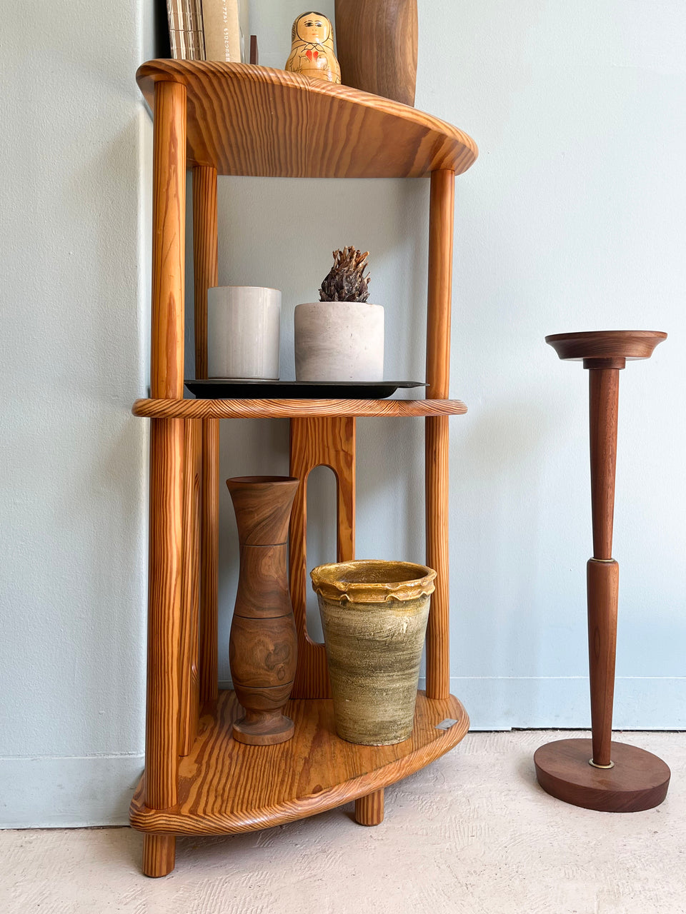 ジャパンヴィンテージ ナジコ パイン材 コーナーラック 昭和レトロ