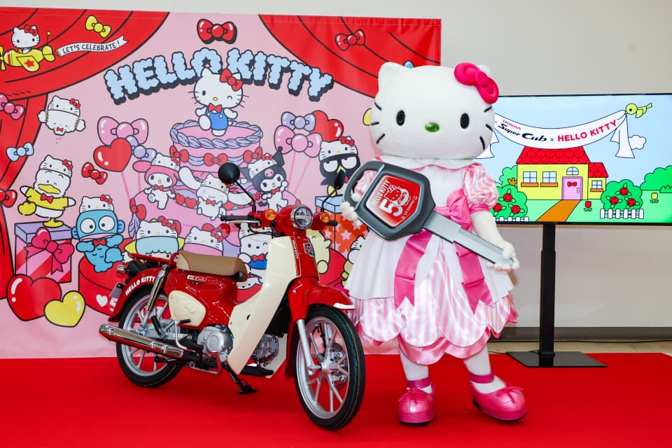 Super Cub × Hello Kitty | Cub | Honda
