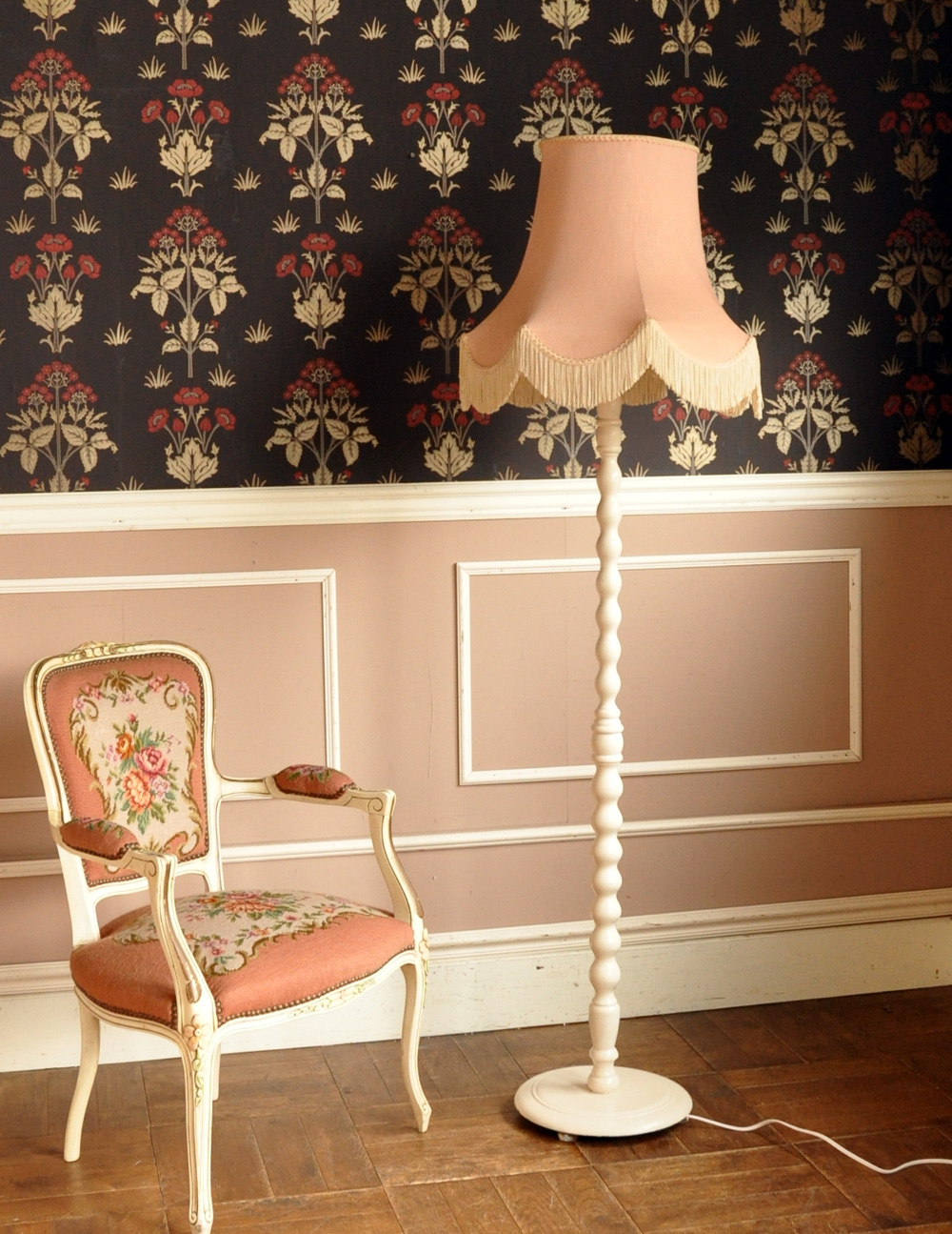 ピンク色の布シェードが可愛い照明、アンティークのフロアランプ(d-998