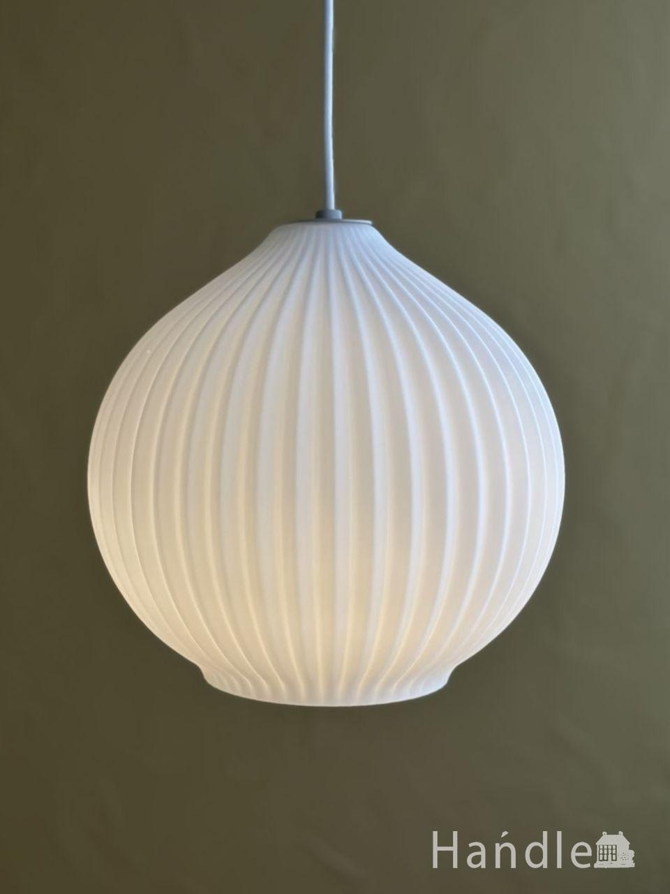 イエローのお花の形が可愛いガラスのペンダントライトセット（イエロー