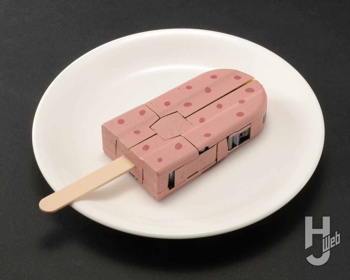 あずきバーが武者型“ロボモード”になる「超合金 あずきバーロボ