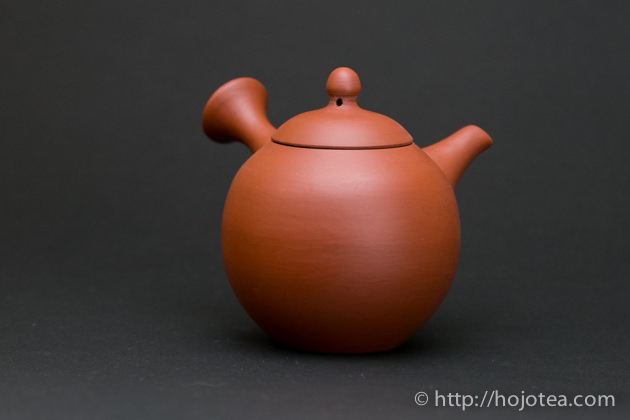 佐渡島では幻と言われる無名異上赤で急須を制作 | お茶の専門店HOJO