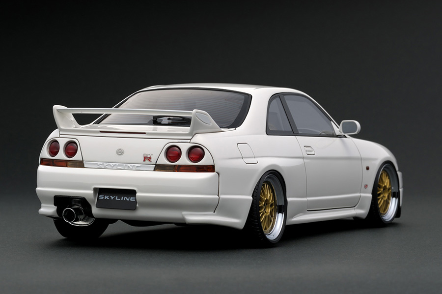 IG1310 1/18 Nissan Skyline GT-R (BCNR33) V-spec White | LINE UP