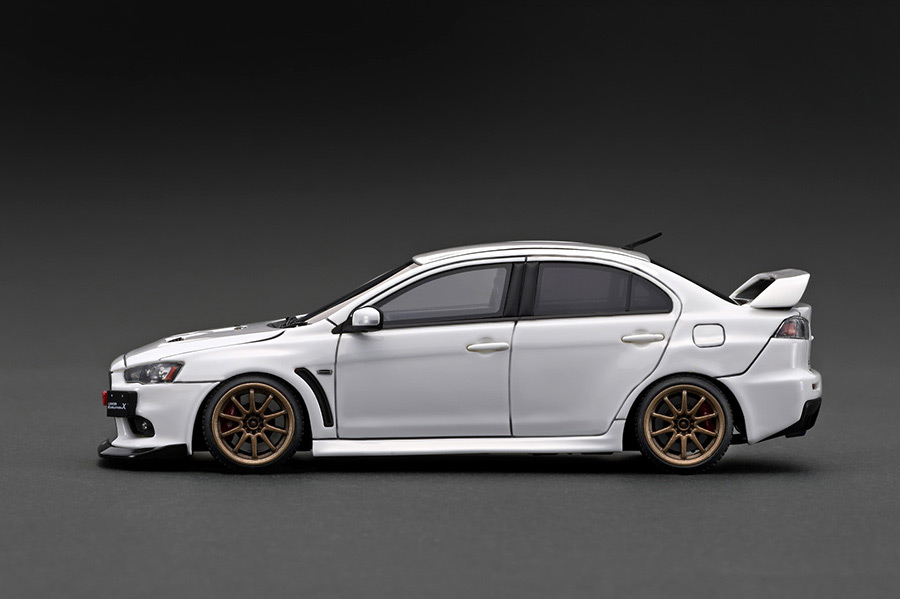 IG2566 1/43 Lancer Evolution X (CZ4A) White With Engine | LINE UP