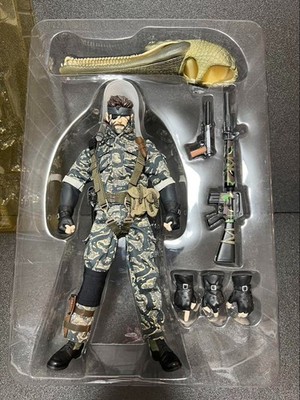 Medicom Toy RAH Metal Gear Solid 3 Snake Eater Camouflage Ver 1/6