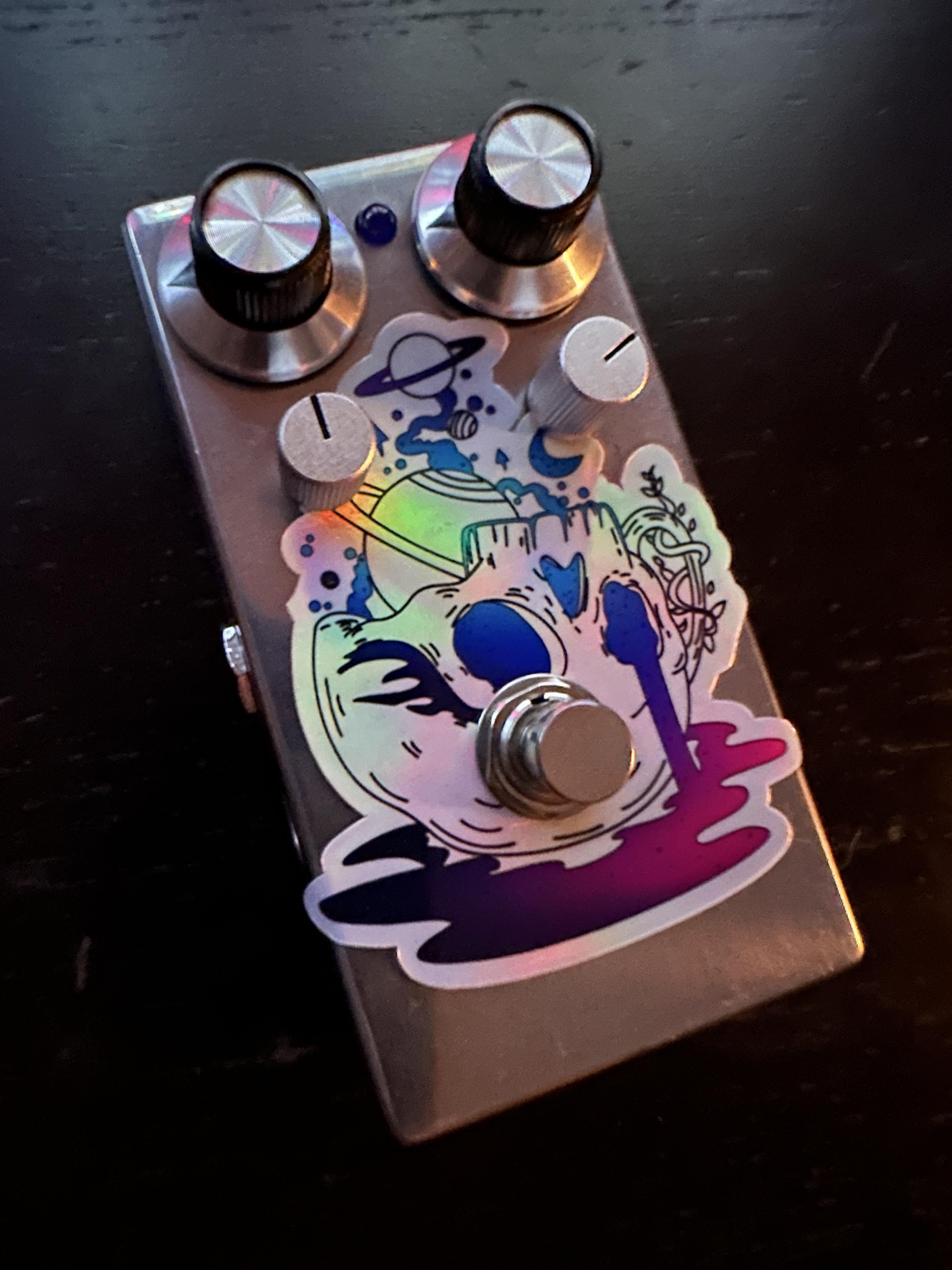 I spruced up my old original Lovepedal Kalamazoo! : r/guitarpedals