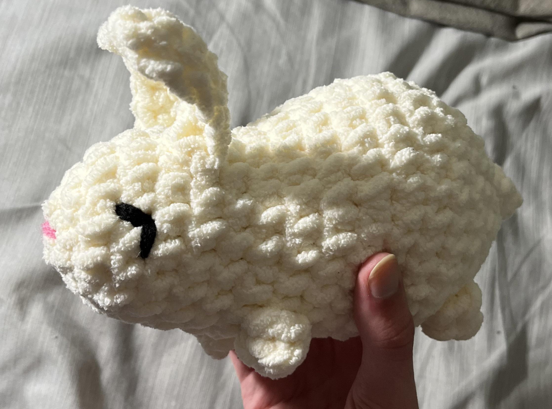 FO) このあみぐるみウサギには、チャンキーヤーンがぴったりだよ！ : r