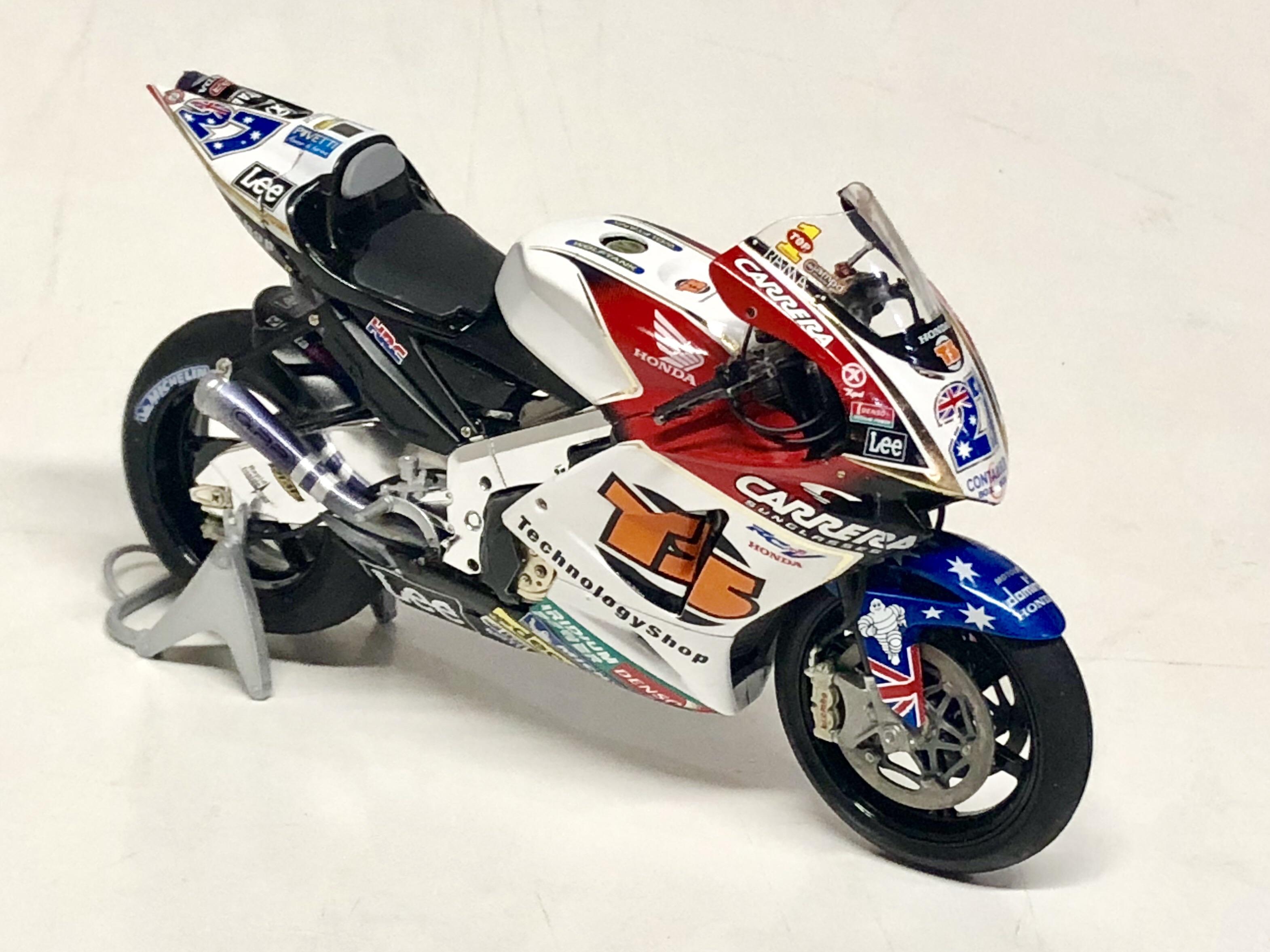 Casey Stoner's 2006 LCR Honda RC221V (Tamiya kit) : r/ModelCars