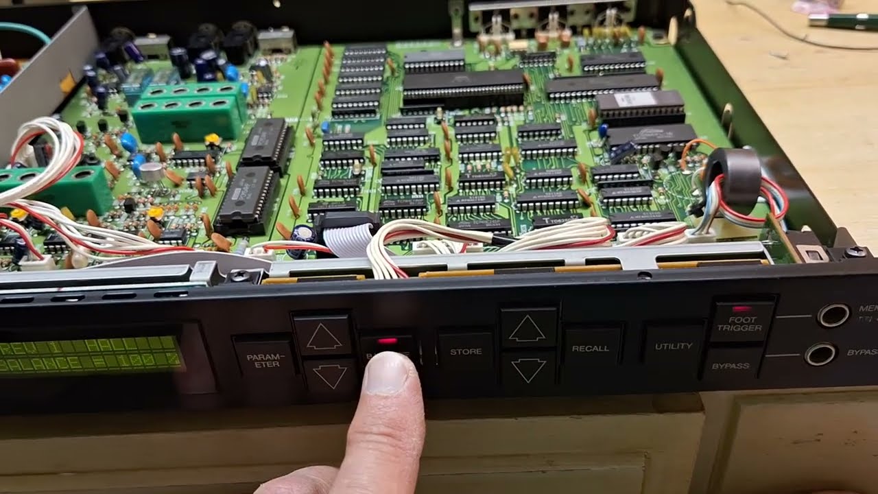Yamaha SPX-90 Quick Battery Replacement and Circuitry Review - YouTube