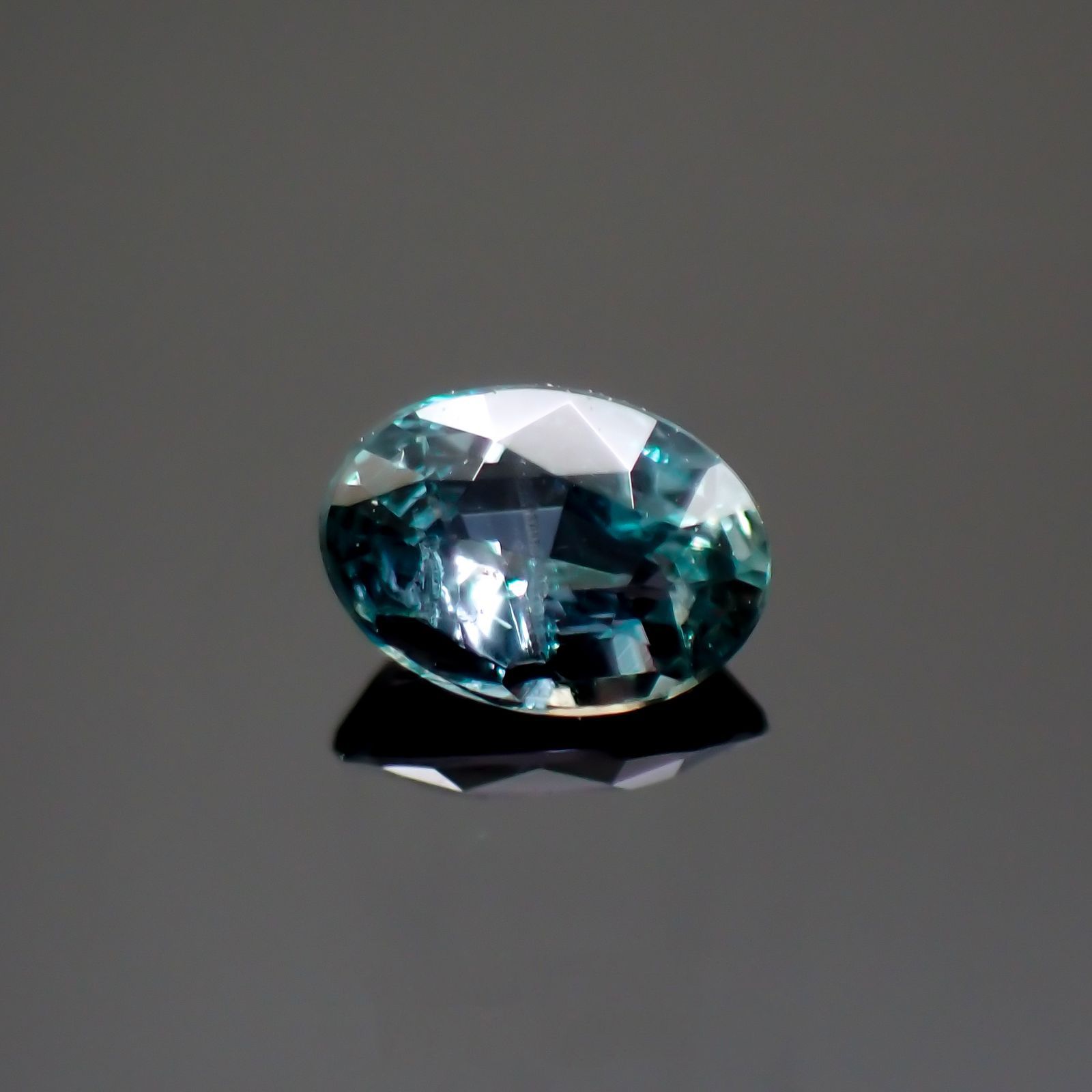 アレキサンドライト(宝石名アレキサンドライト)ブラジル産