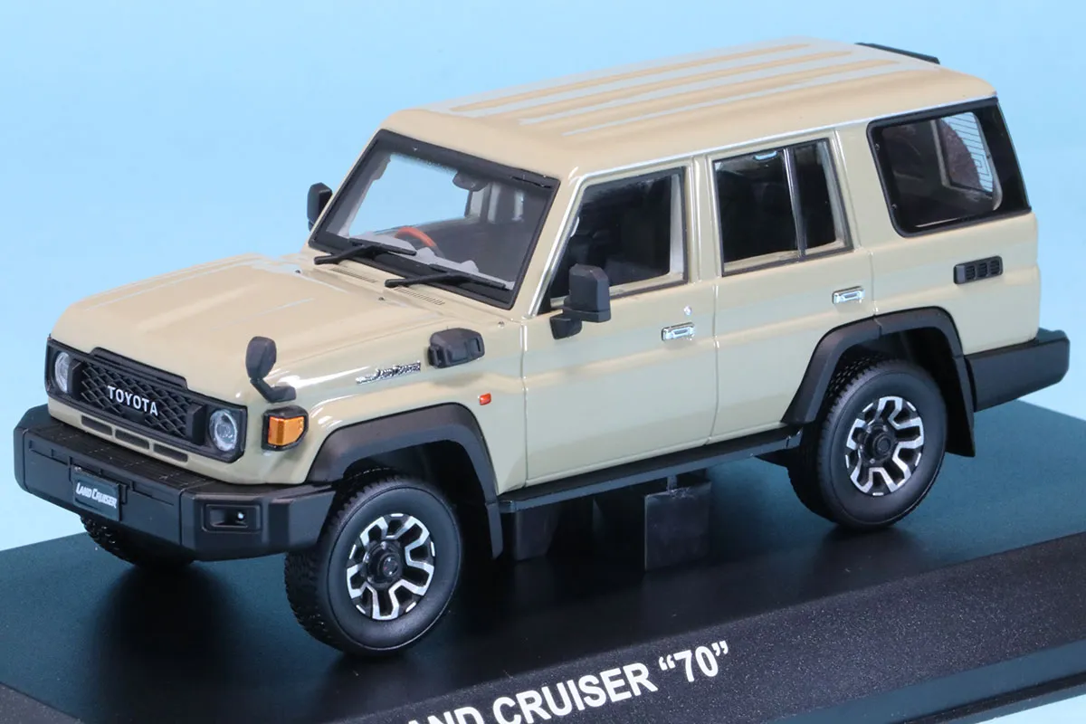京商 1/43 トヨタ ランドクルーザー 70 ベージュ KS03928BE ミニカー