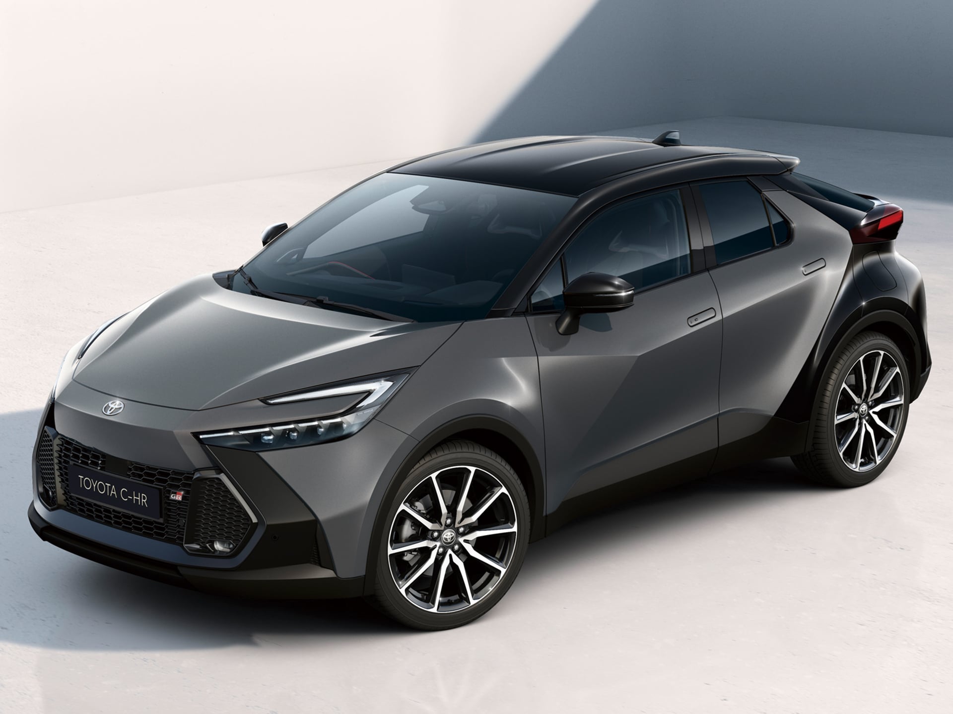 C－HR（トヨタ）G－T モード ネロ（2018年12月）｜カタログから