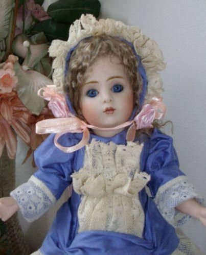 ブリュジュン リプロ ビスクドール 青いドレスとグラスアイ コン