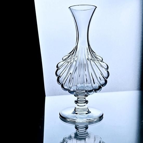輝くオールドバカラ 貝がらの美しいフラワーベース【1936年以降