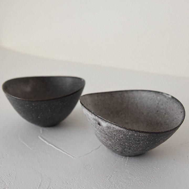 高田志保チタン釉楕円小鉢 - 暮らすうつわ とうもん