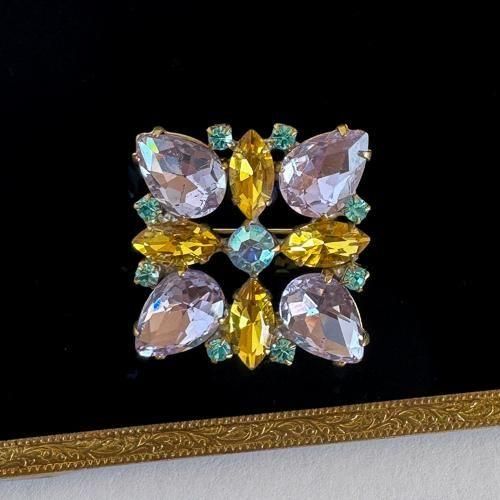 チェコ製 アレキサンドライトガラスのブローチ 四角 - チェコ雑貨と